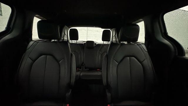 2027 Chrysler Pacifica Select AWD