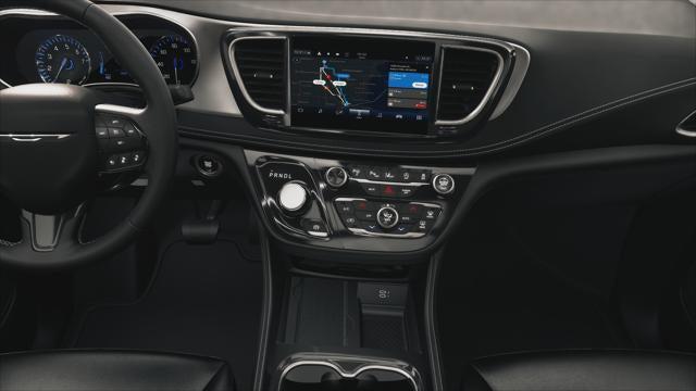 2027 Chrysler Pacifica Limited AWD