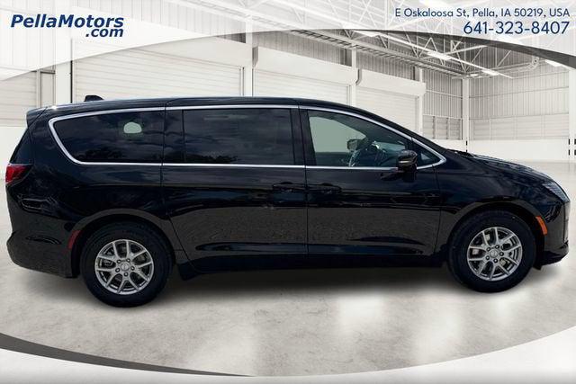 2027 Chrysler Pacifica PACIFICA SELECT