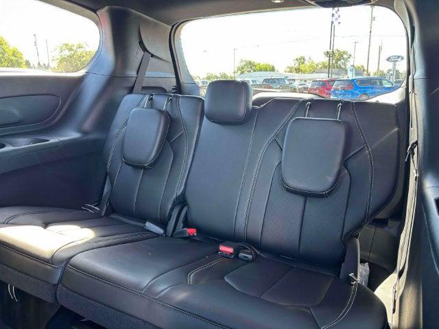 2027 Chrysler Pacifica Select AWD