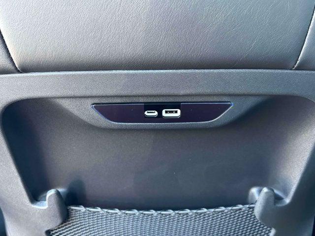 2027 Chrysler Pacifica Select AWD