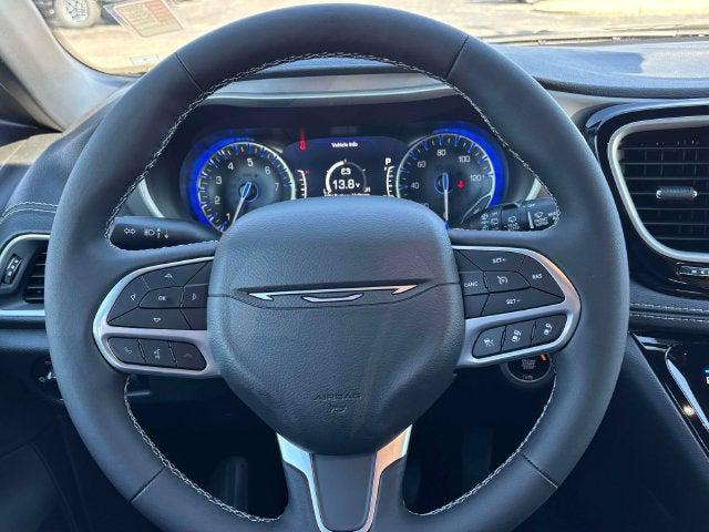 2027 Chrysler Pacifica Select AWD