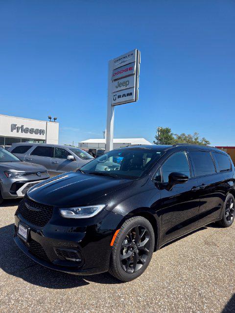 2025 Chrysler Pacifica Limited for sale in Clay Center, KS