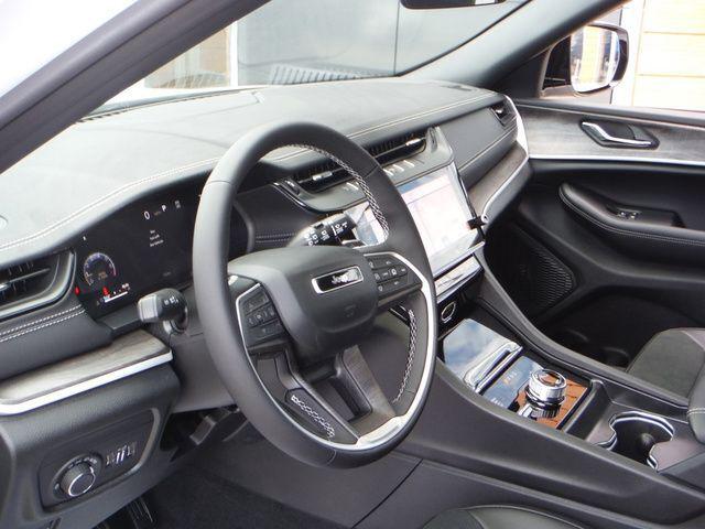 2027 Jeep Grand Cherokee Laredo Altitude 2027 Jeep Grand Cherokee Laredo Altitude