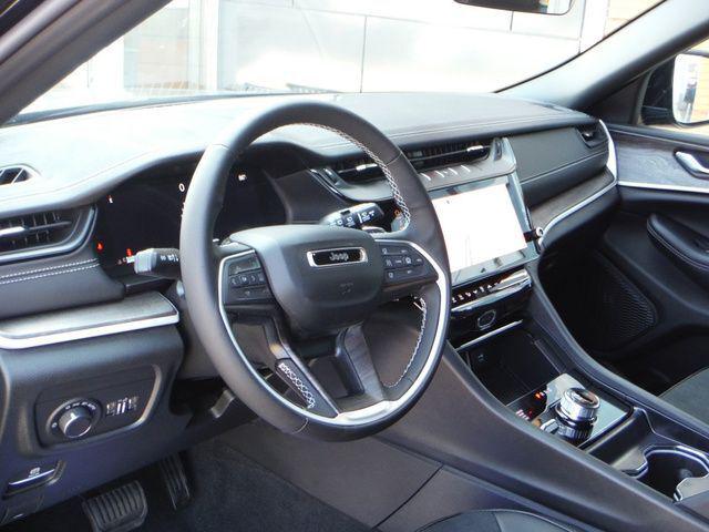 2027 Jeep Grand Cherokee Laredo Altitude 2027 Jeep Grand Cherokee Laredo Altitude