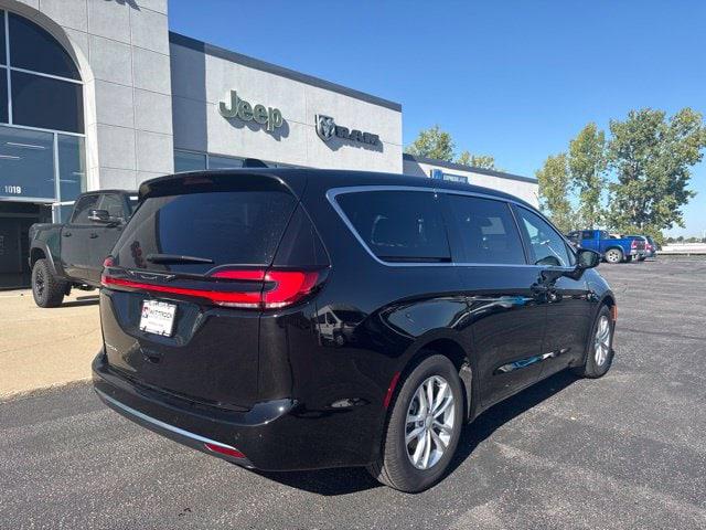2027 Chrysler Pacifica PACIFICA SELECT