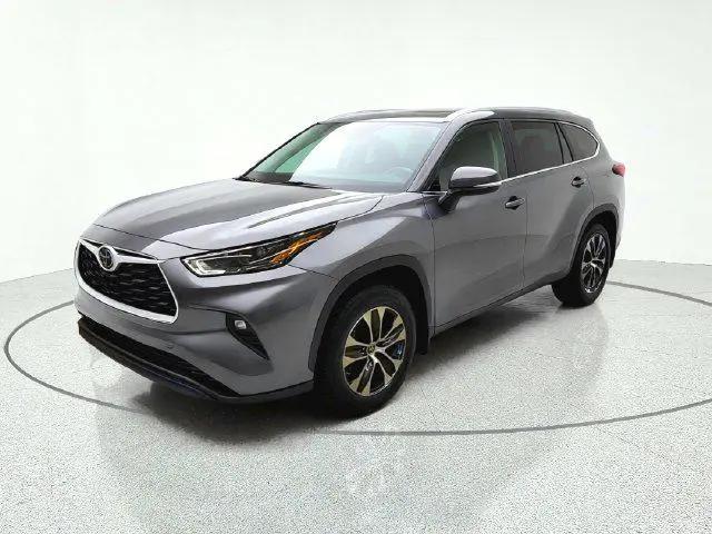 2024 Toyota Highlander XLE for sale in North Olmsted, OH
