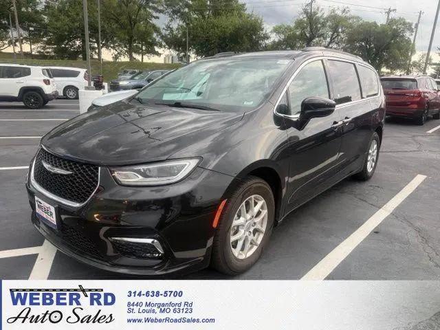 2022 Chrysler Pacifica Touring L for sale in Creve Coeur, MO
