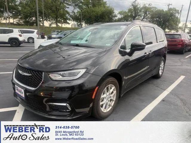 2022 Chrysler Pacifica Touring L for sale in Creve Coeur, MO