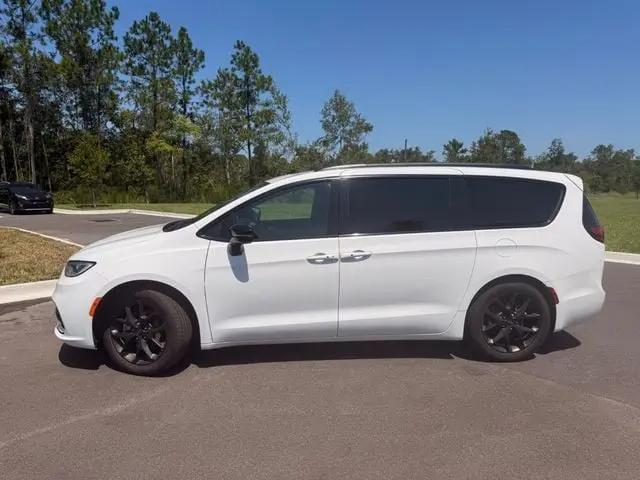 2025 Chrysler Pacifica Limited