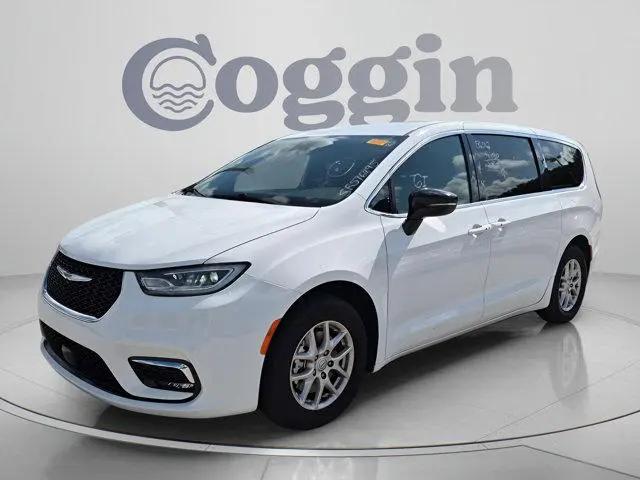 2025 Chrysler Pacifica Select for sale in Orlando, FL