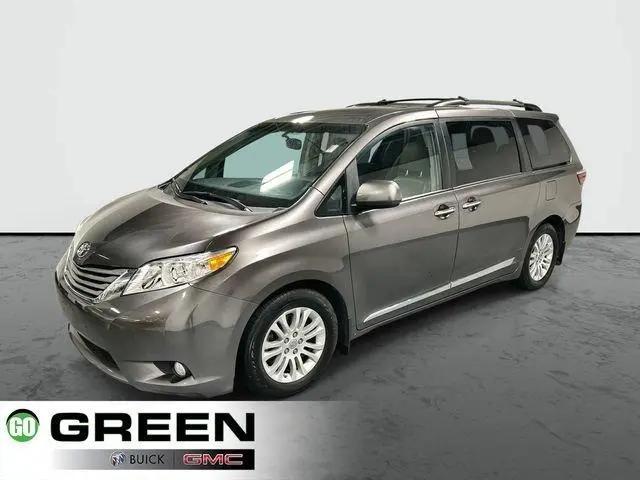 2016 Toyota Sienna XLE 8 Passenger for sale in Davenport, IA
