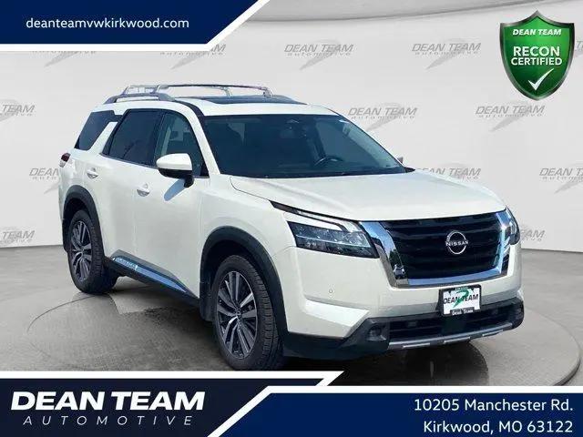 2022 Nissan Pathfinder Platinum 4WD for sale in St Louis, MO
