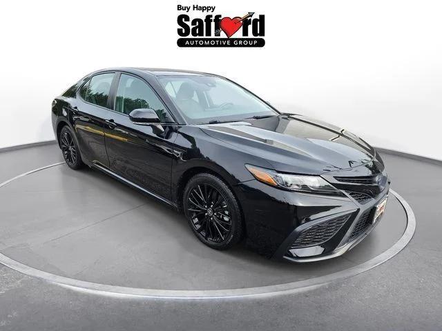 2022 Toyota Camry SE Hybrid 2022 Toyota Camry SE Hybrid
