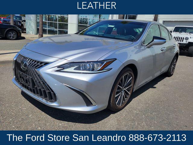 2025 Lexus ES 300h Base