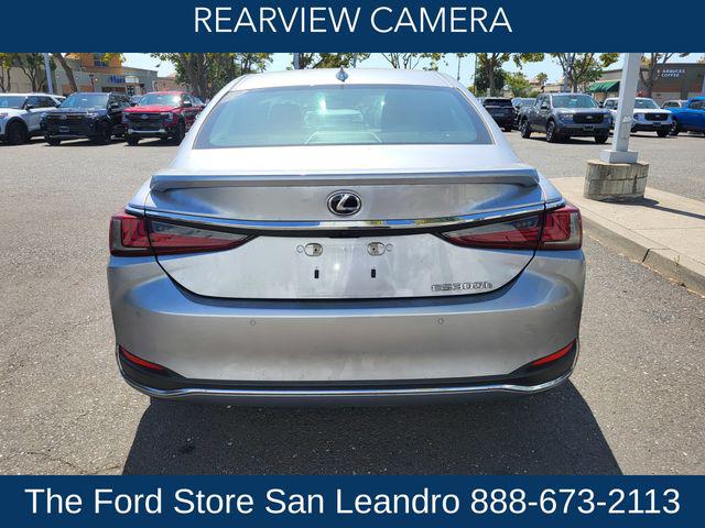 2025 Lexus ES 300h Base