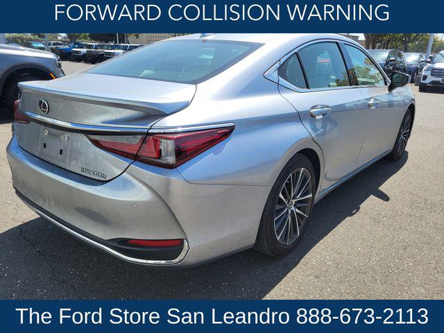 2025 Lexus ES 300h Base