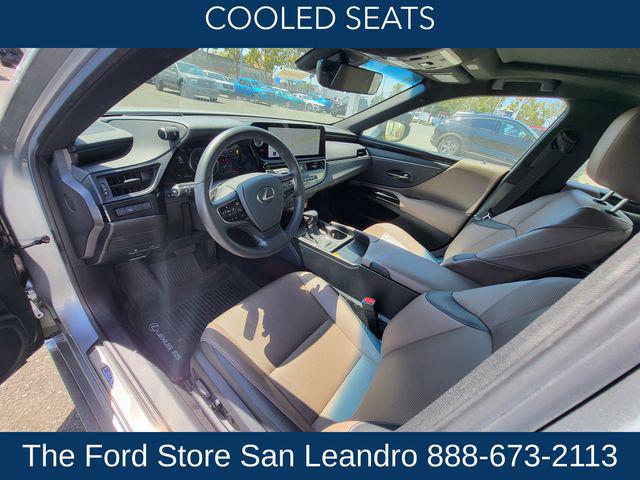 2025 Lexus ES 300h Base