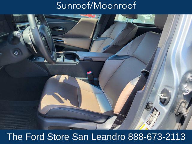2025 Lexus ES 300h Base
