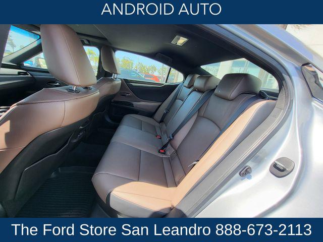 2025 Lexus ES 300h Base