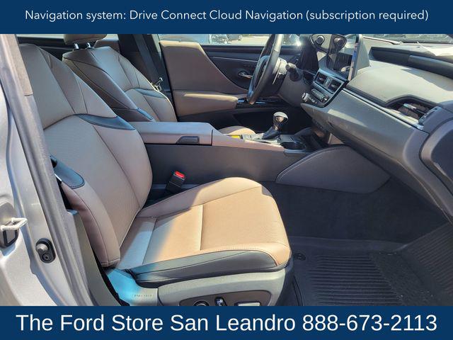 2025 Lexus ES 300h Base