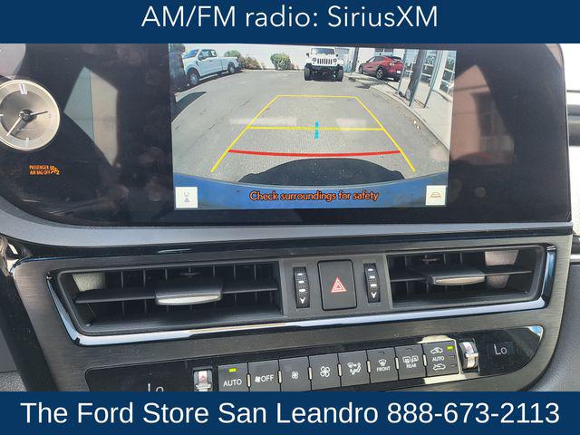 2025 Lexus ES 300h Base