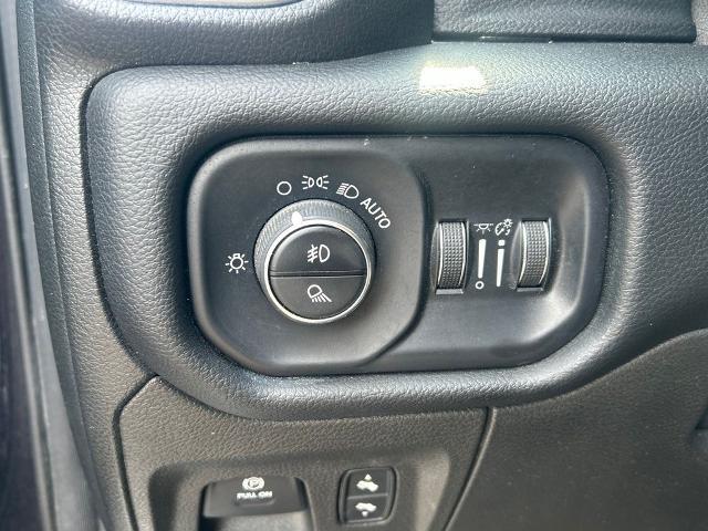 2019 Ram 1500 Big Horn/Lone Star Crew Cab 4x4 5'7" Box