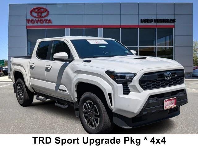 2025 Toyota Tacoma Hybrid TRD Sport 4WD