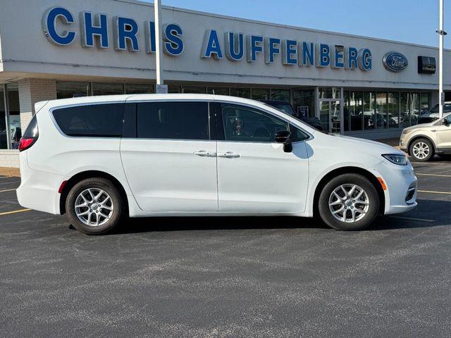 2024 Chrysler Pacifica Touring L for sale in Washington, MO