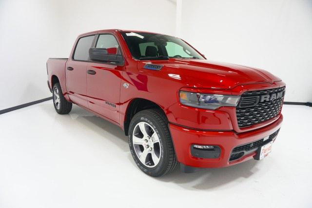 2026 RAM 1500 Express Crew Cab 4x2 57 Box