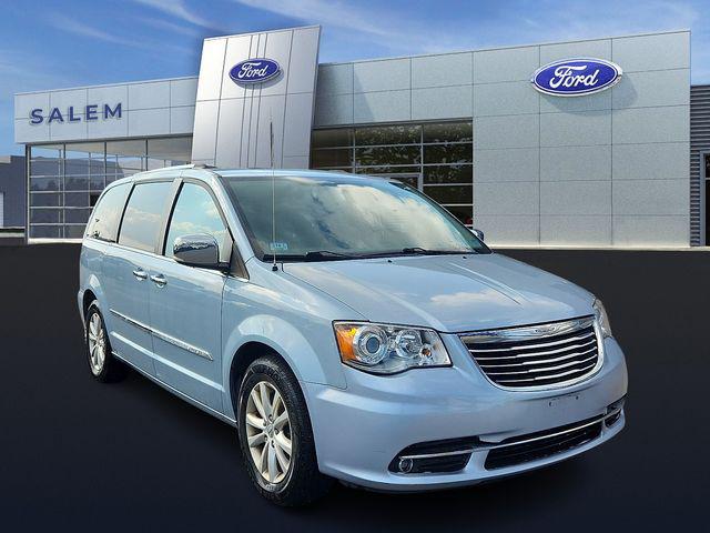 2016 Chrysler Town & Country Limited Platinum for sale in Salem, NH