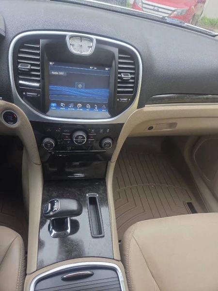 2012 Chrysler 300 Limited