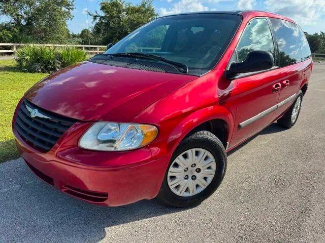 2005 Chrysler Town & Country Base for sale in Deerfield Beach, FL