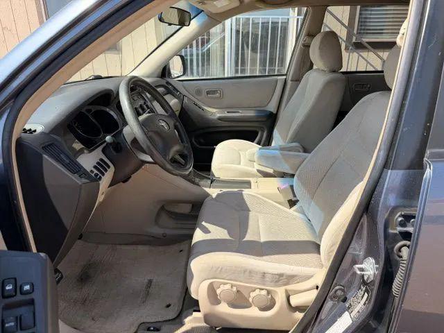 2003 Toyota Highlander Base