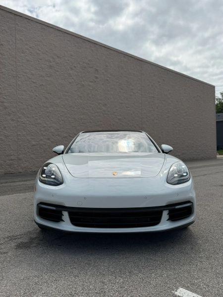 2017 Porsche Panamera 4