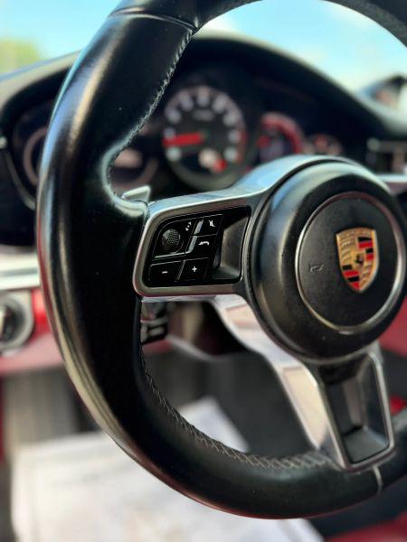 2017 Porsche Panamera 4