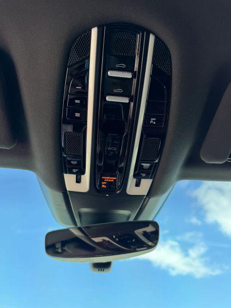 2017 Porsche Panamera 4
