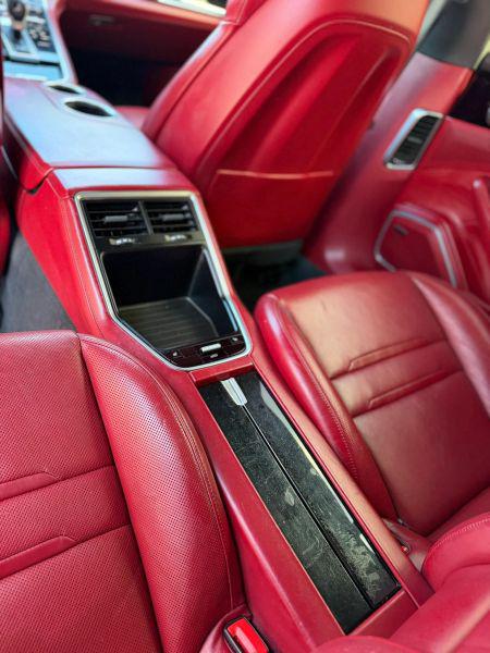 2017 Porsche Panamera 4
