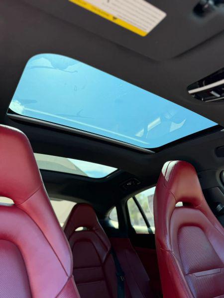 2017 Porsche Panamera 4