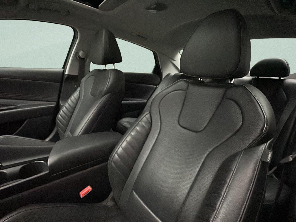 2025 Hyundai Elantra Limited - Photo 11