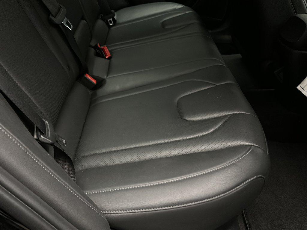 2025 Hyundai Elantra Limited - Photo 17