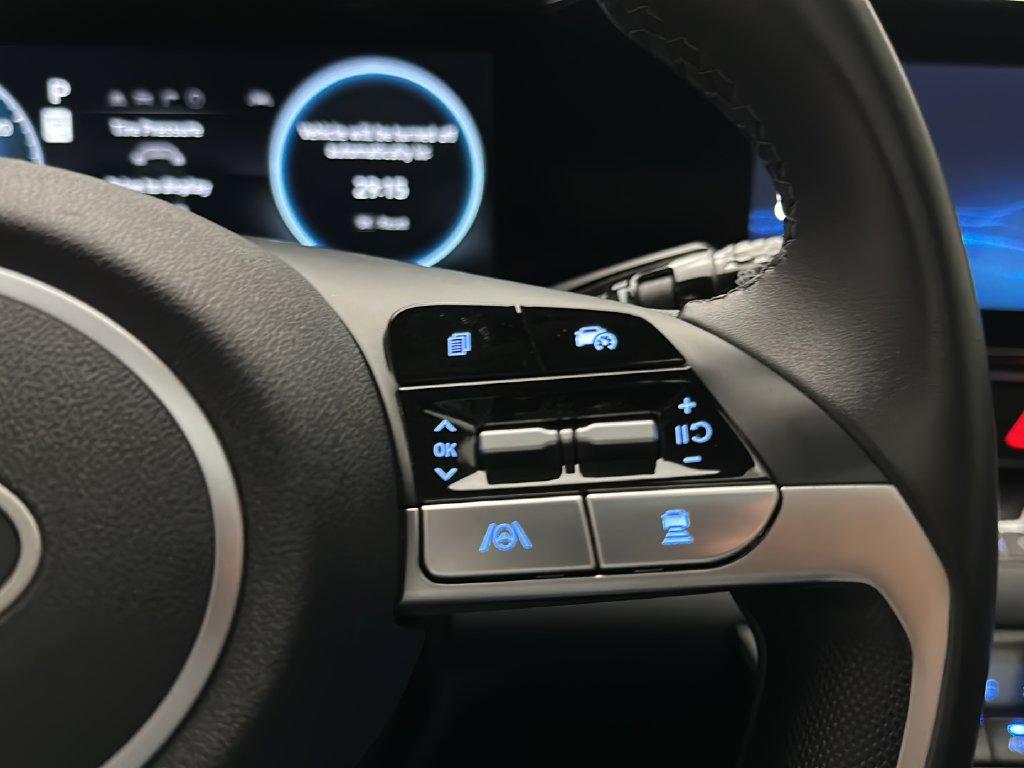 2025 Hyundai Elantra Limited - Photo 25