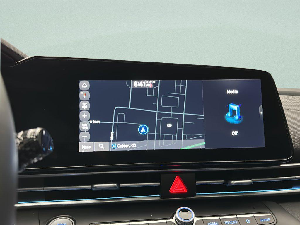 2025 Hyundai Elantra Limited - Photo 27
