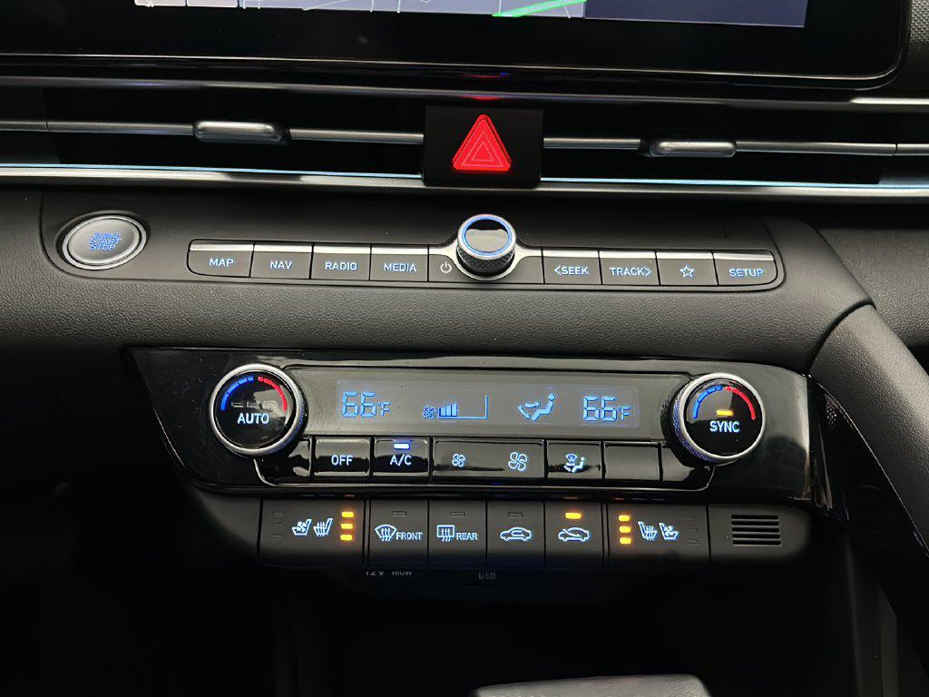 2025 Hyundai Elantra Limited - Photo 29
