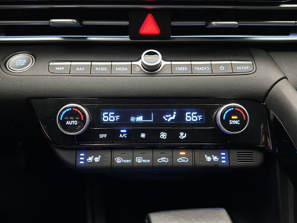 2025 Hyundai Elantra Limited - Photo 30