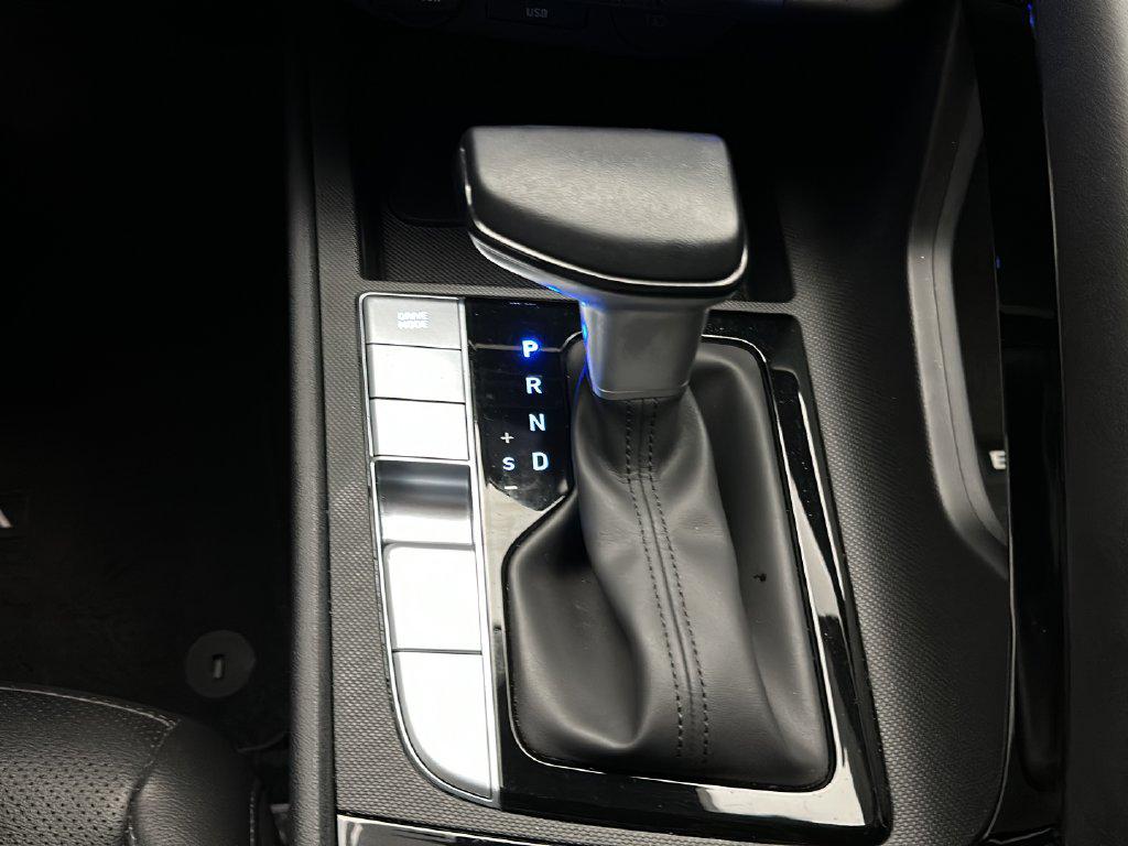 2025 Hyundai Elantra Limited - Photo 31