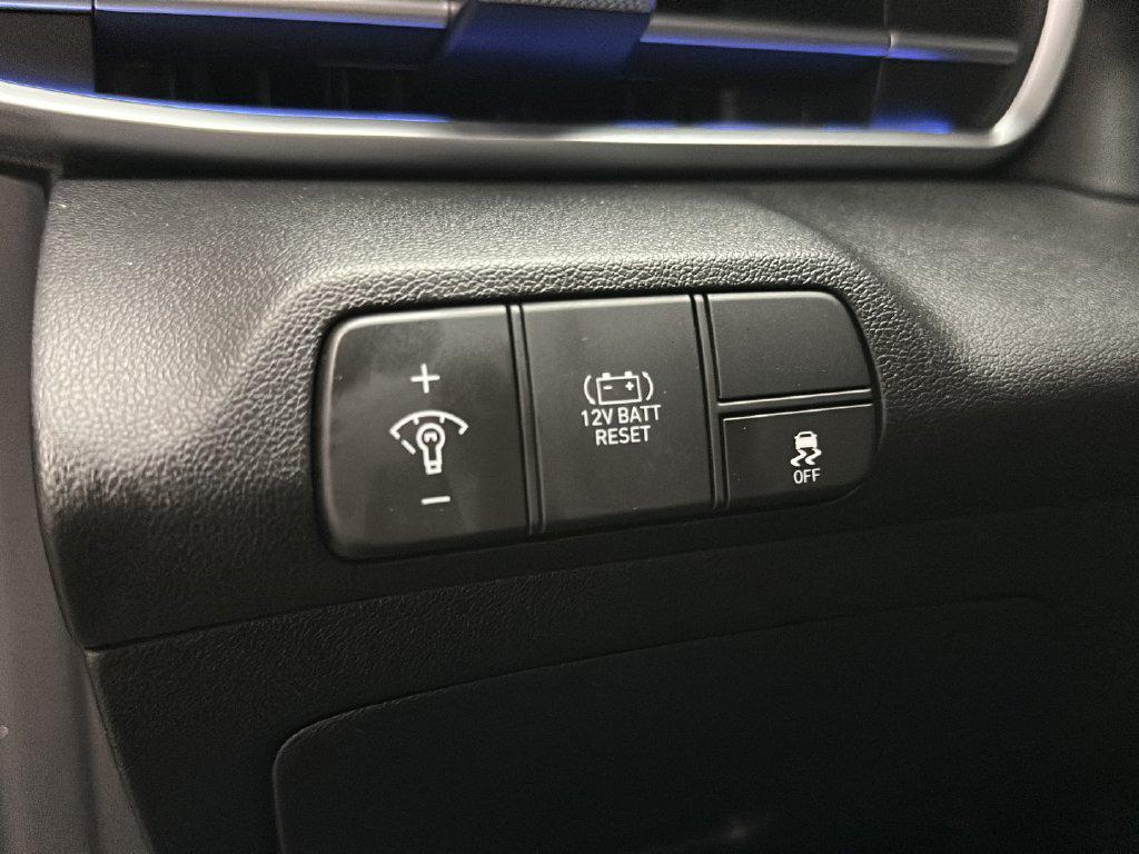 2025 Hyundai Elantra Limited - Photo 33