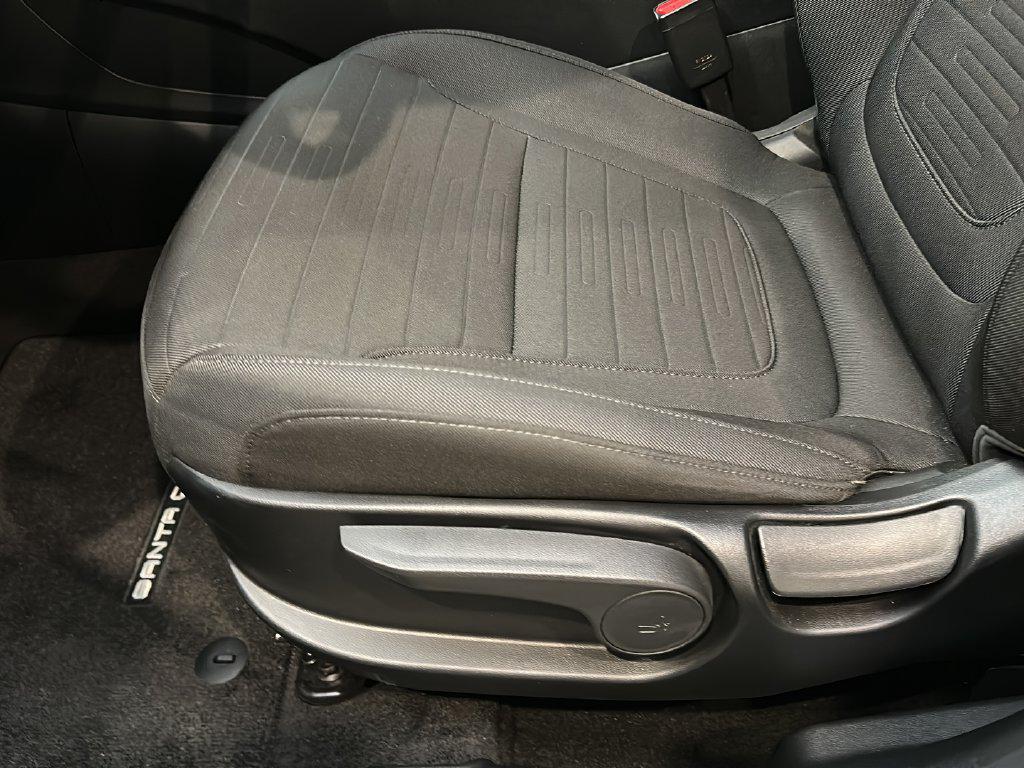 2025 Hyundai Santa Cruz SE - Photo 10