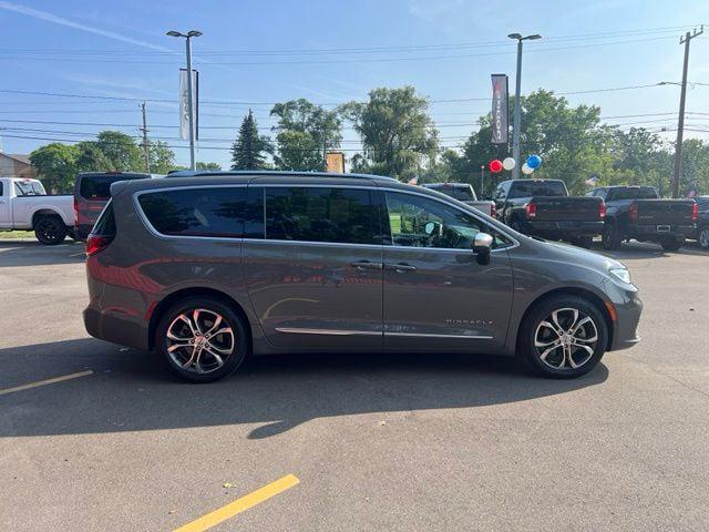 2025 Chrysler Pacifica Pinnacle AWD