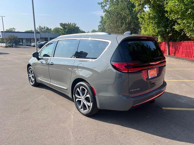 2025 Chrysler Pacifica Pinnacle AWD